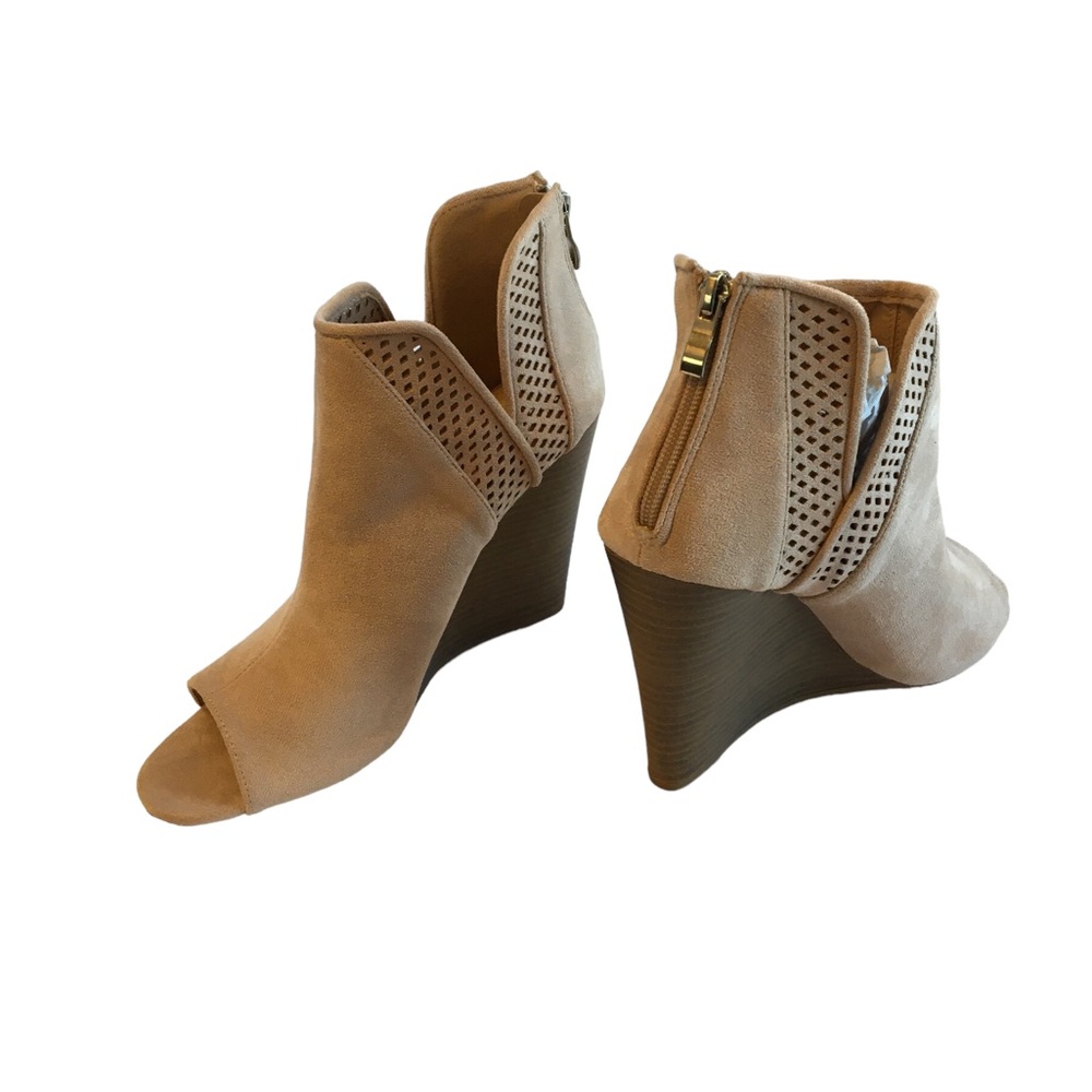Perfect for the office, perfect for lunch with the ladies, perfect for you!